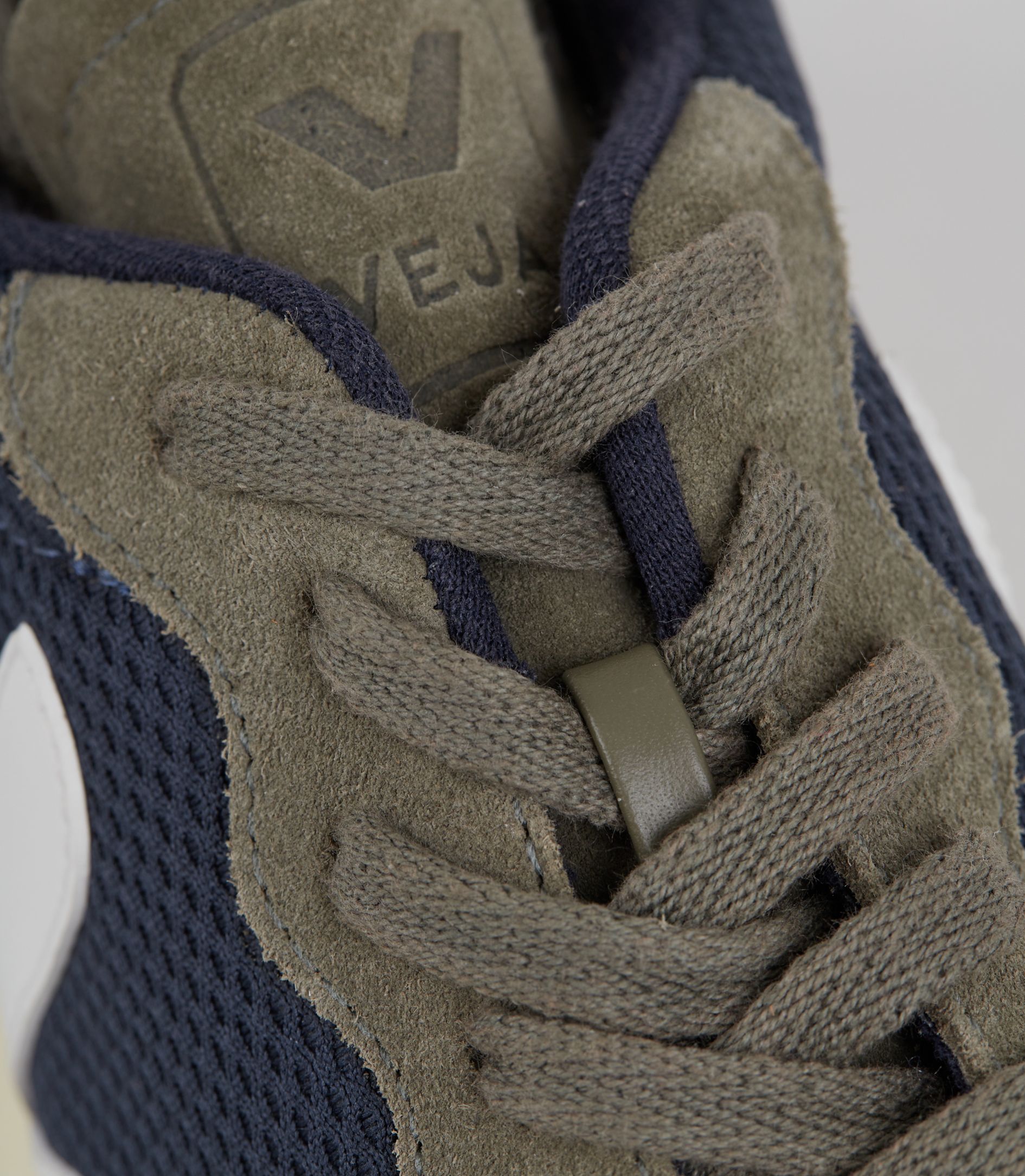 VEJA LACES ORGANIC COTTON KAKI | VJ24913