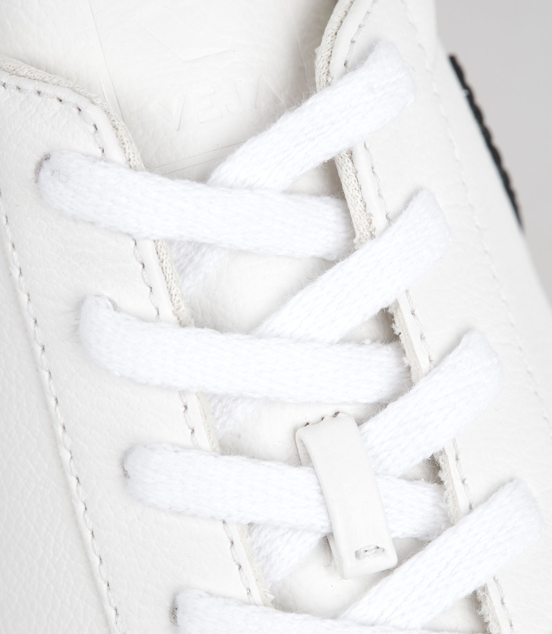 VEJA LACES ORGANIC COTTON WHITE | VJ24915