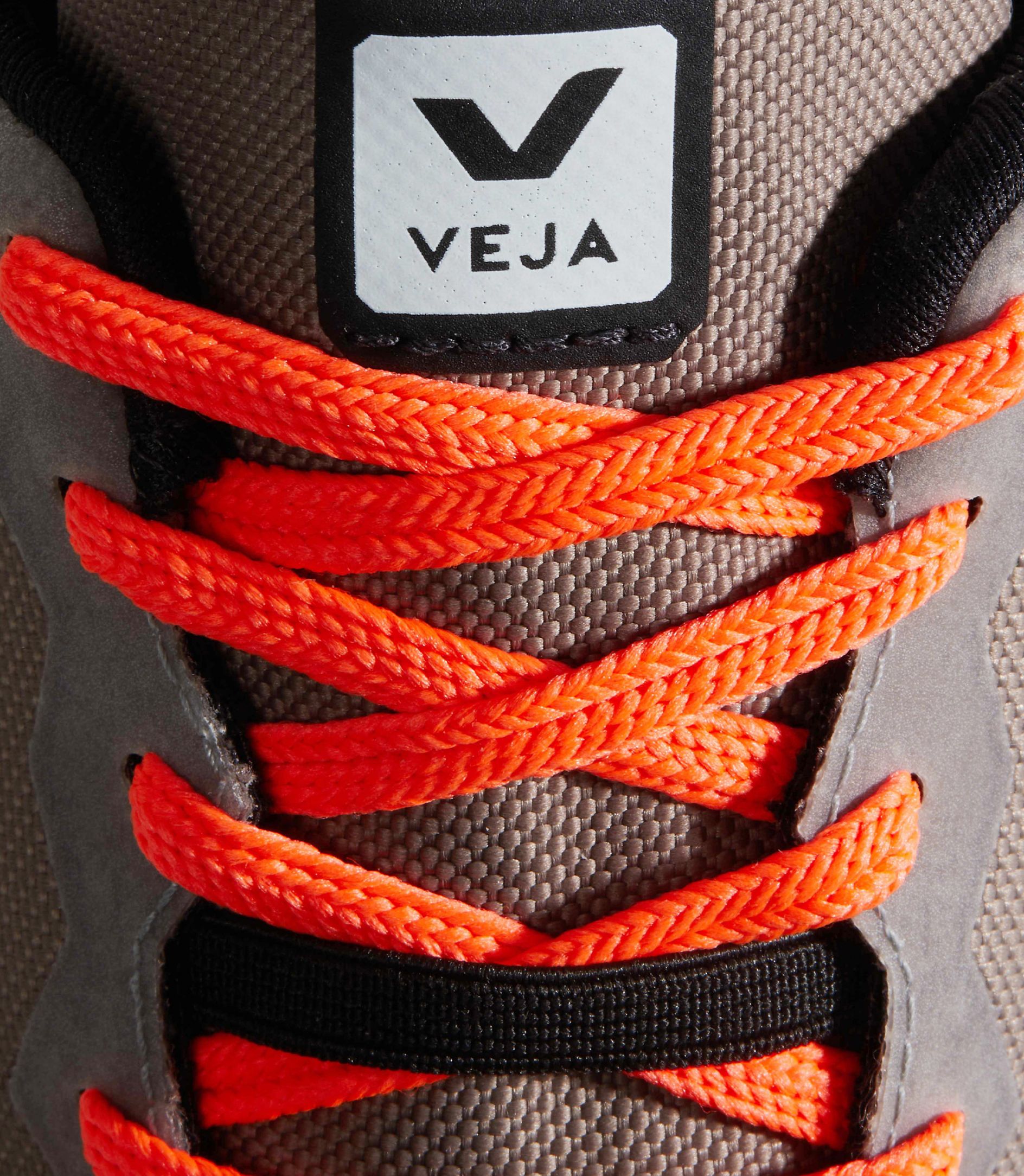 VEJA LACES PET ORANGE FLUO | VJ24901