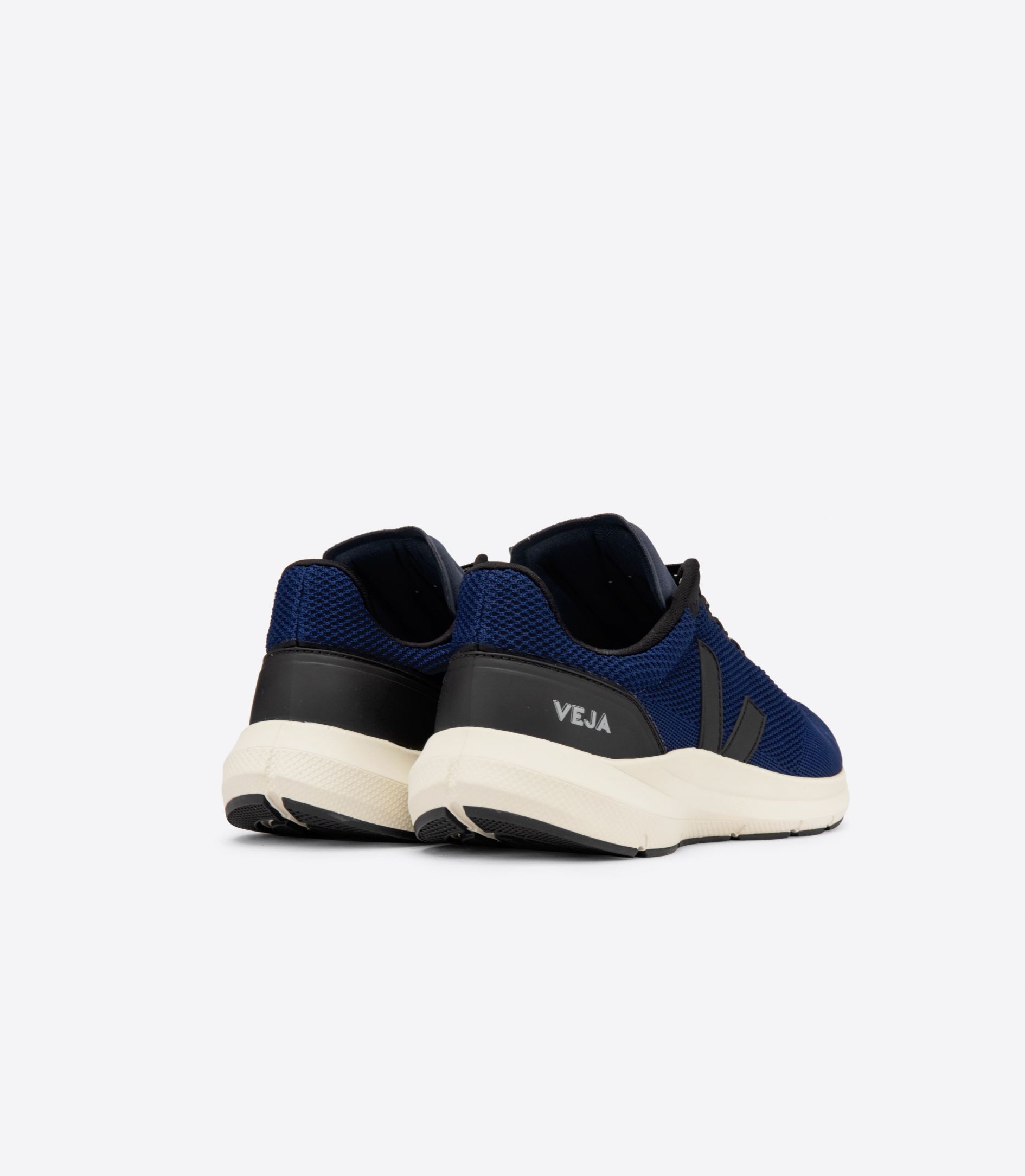 VEJA MARLIN LT V-KNIT NIL BLACK | VJ24457