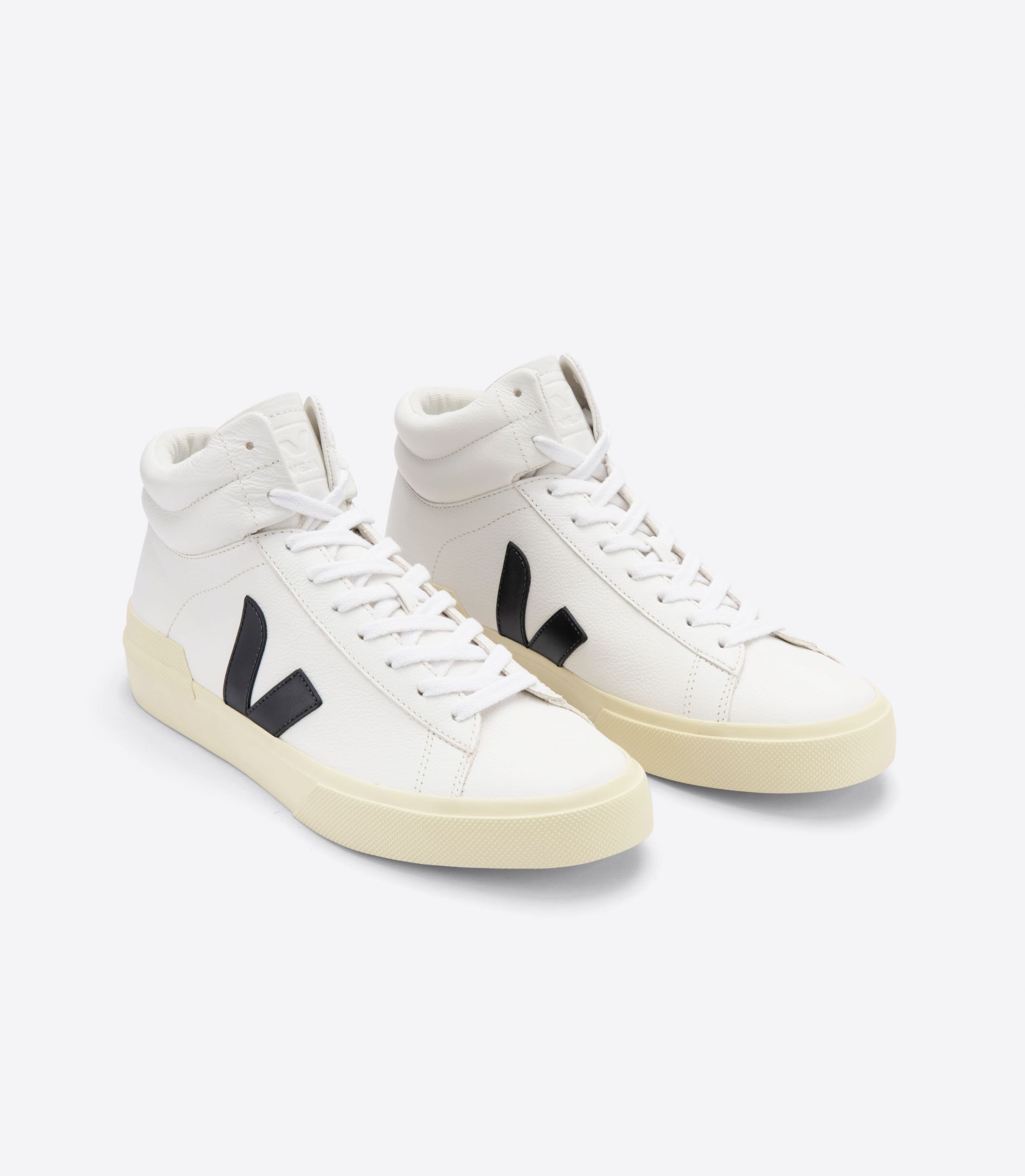 VEJA MINOTAUR LEATHER WHITE BLACK BUTTER | VJ24324