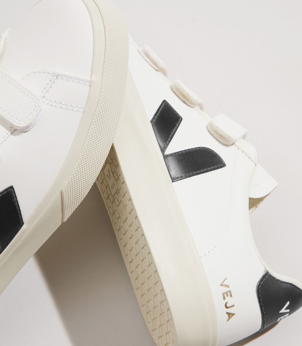 VEJA RECIFE LEATHER WHITE BLACK | VJ24358