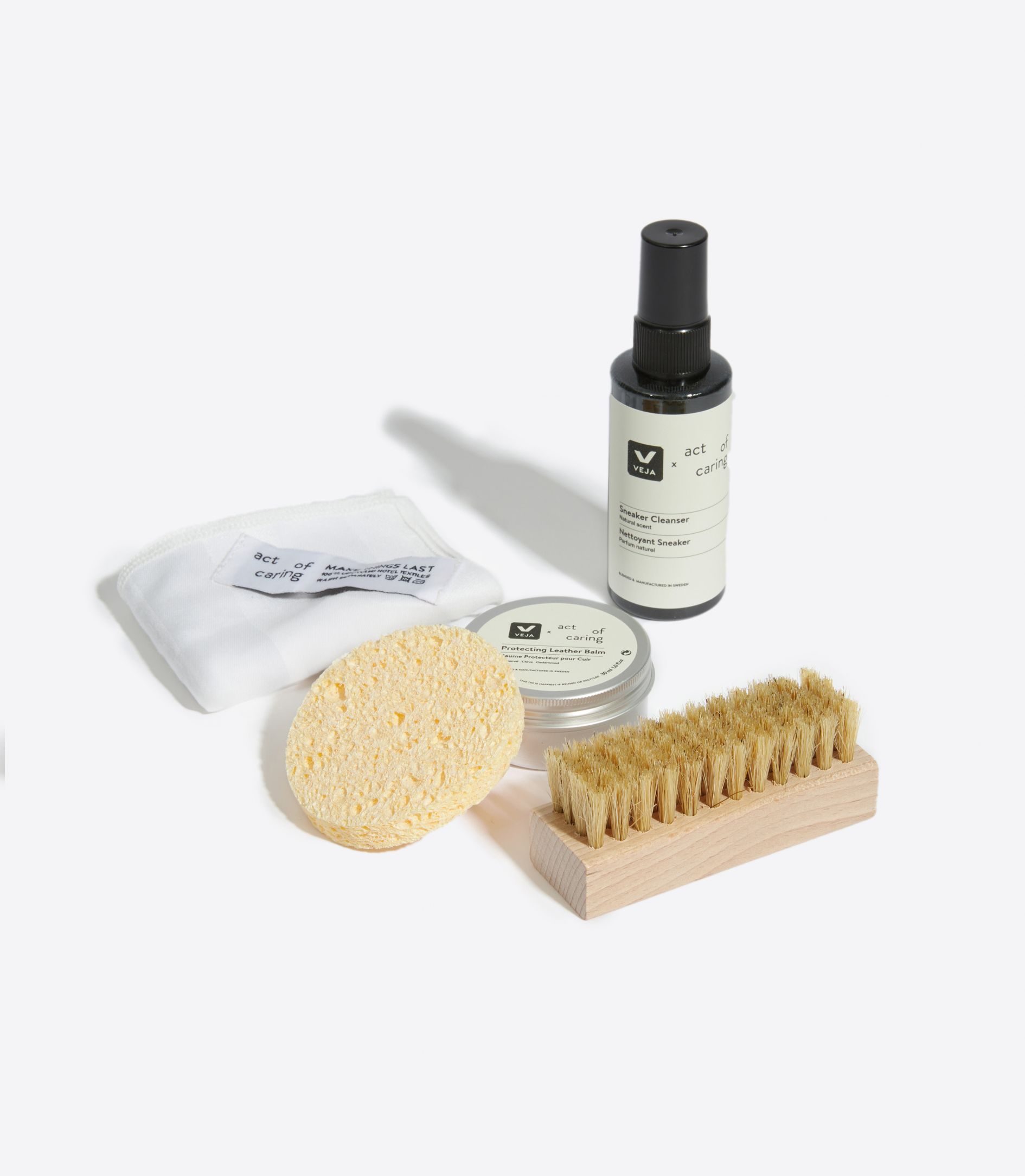 VEJA SNEAKER CARE KIT VEJA X ACT OF CARING | VJ24910