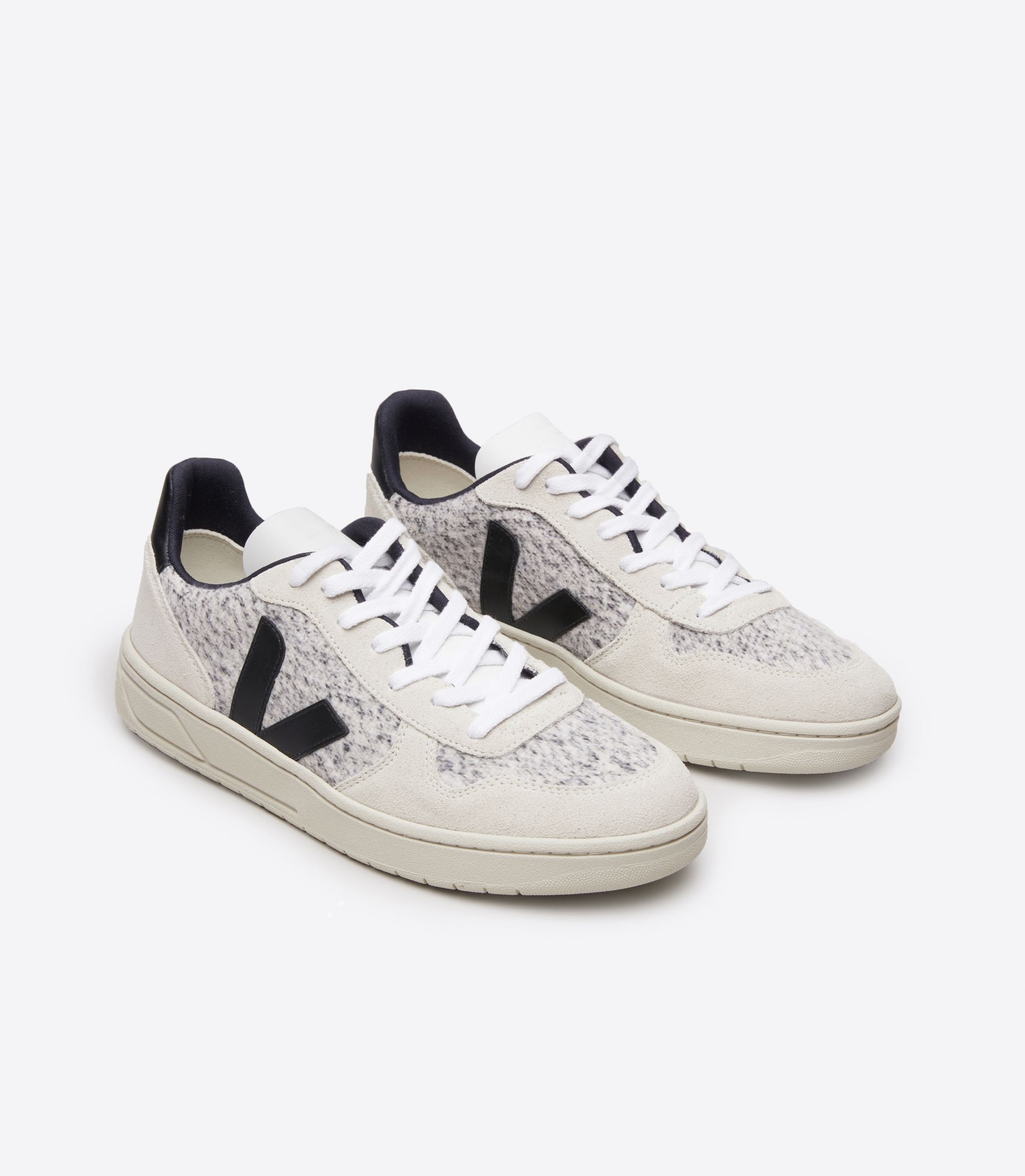 VEJA V-10 FLANNEL SNOW BLACK | VJ24240