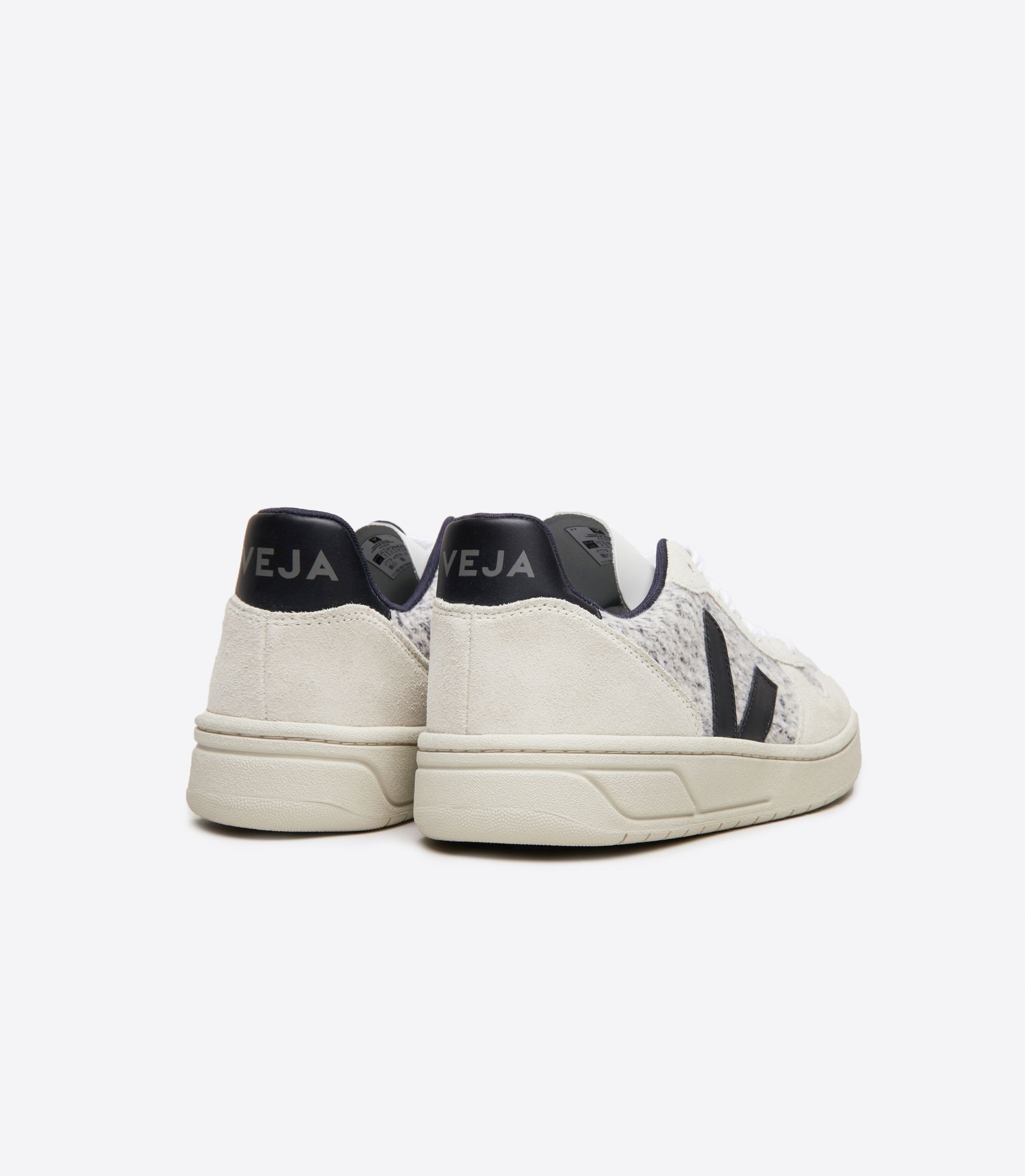 VEJA V-10 FLANNEL SNOW BLACK | VJ24240