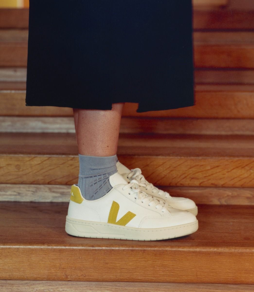 VEJA V-12 LEATHER WHITE LIQUOR | VJ24255