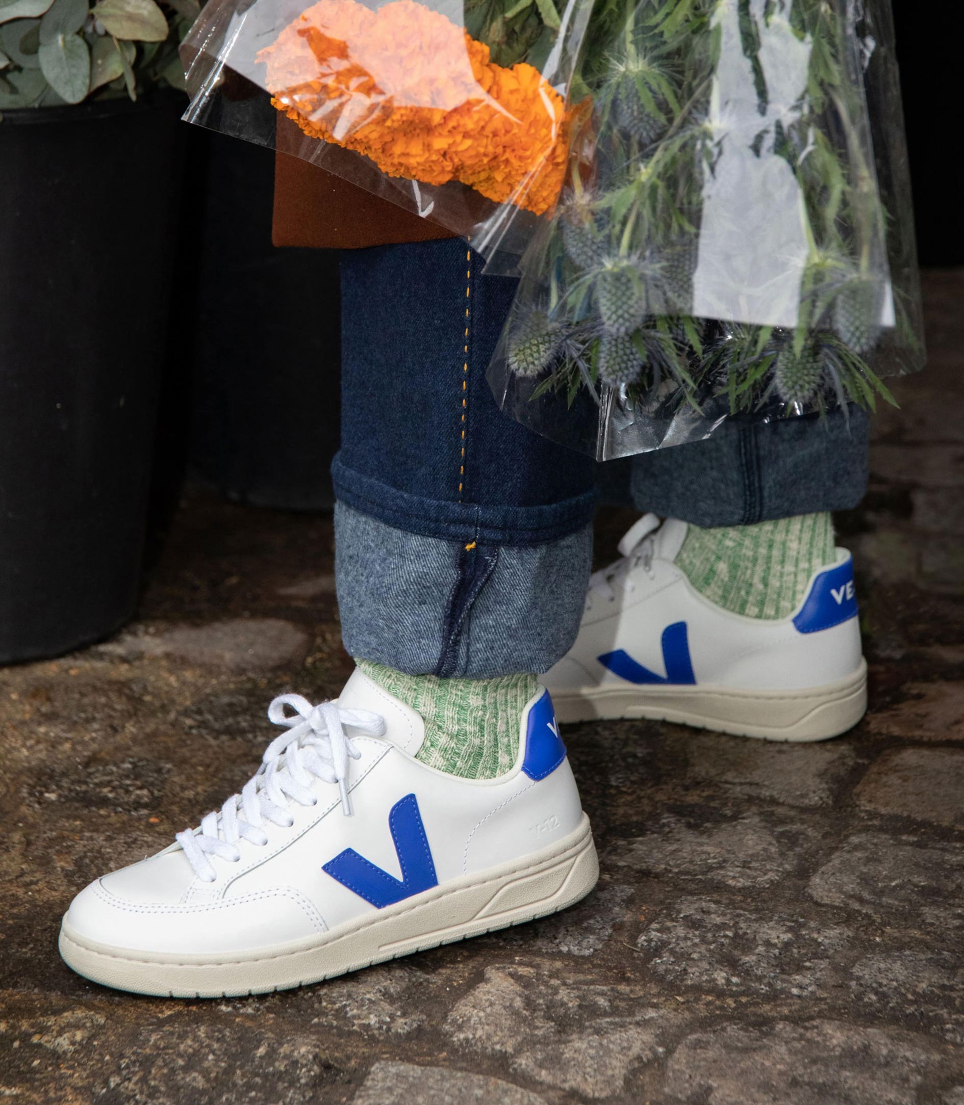 VEJA V-12 LEATHER WHITE PAROS | VJ24256