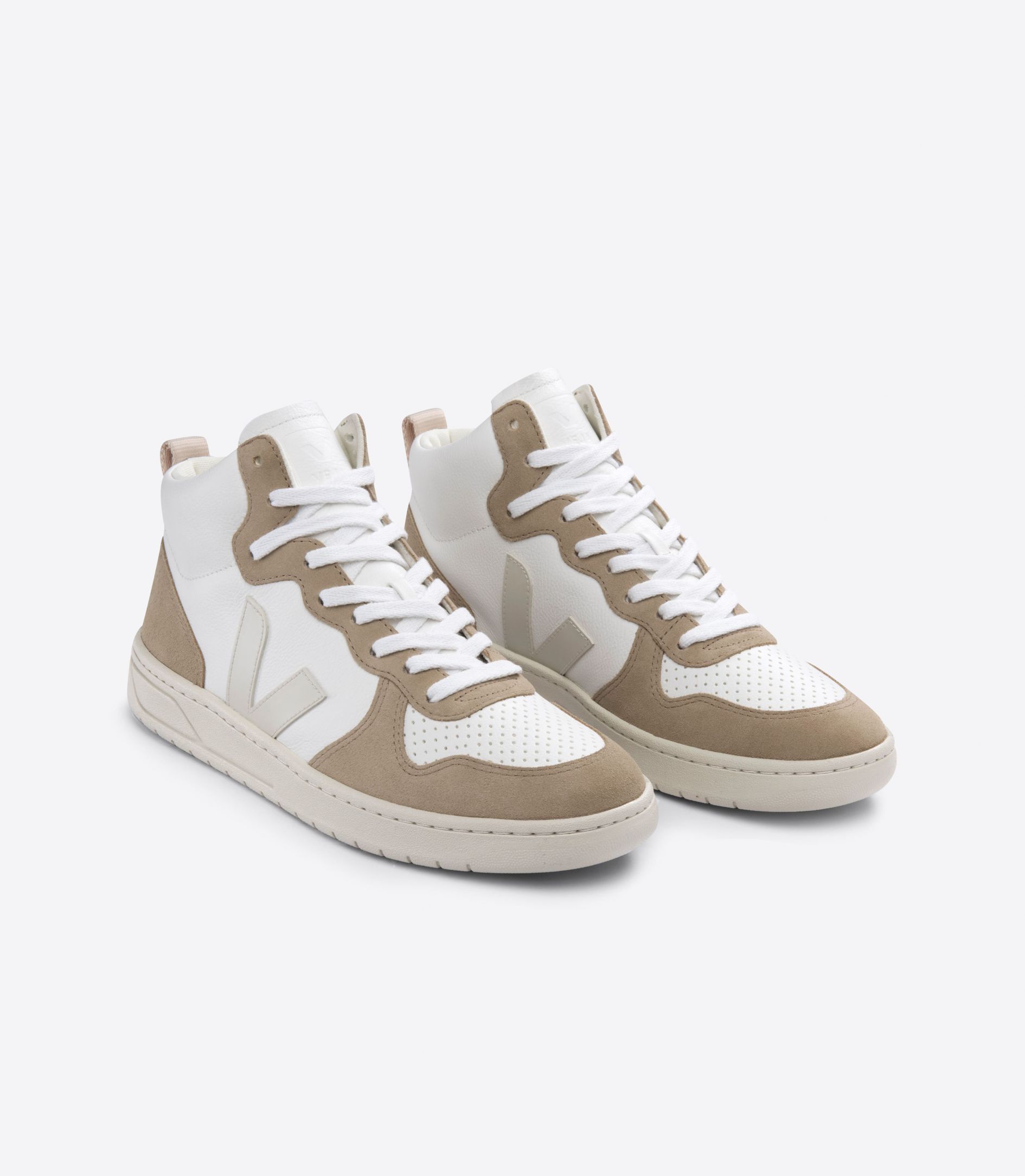 VEJA V-15 LEATHER WHITE PIERRE SAHARA | VJ24316