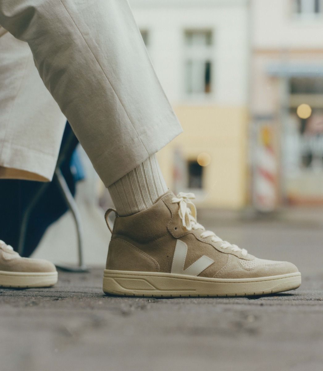 VEJA V-15 SUEDE DUNE PIERRE | VJ24307