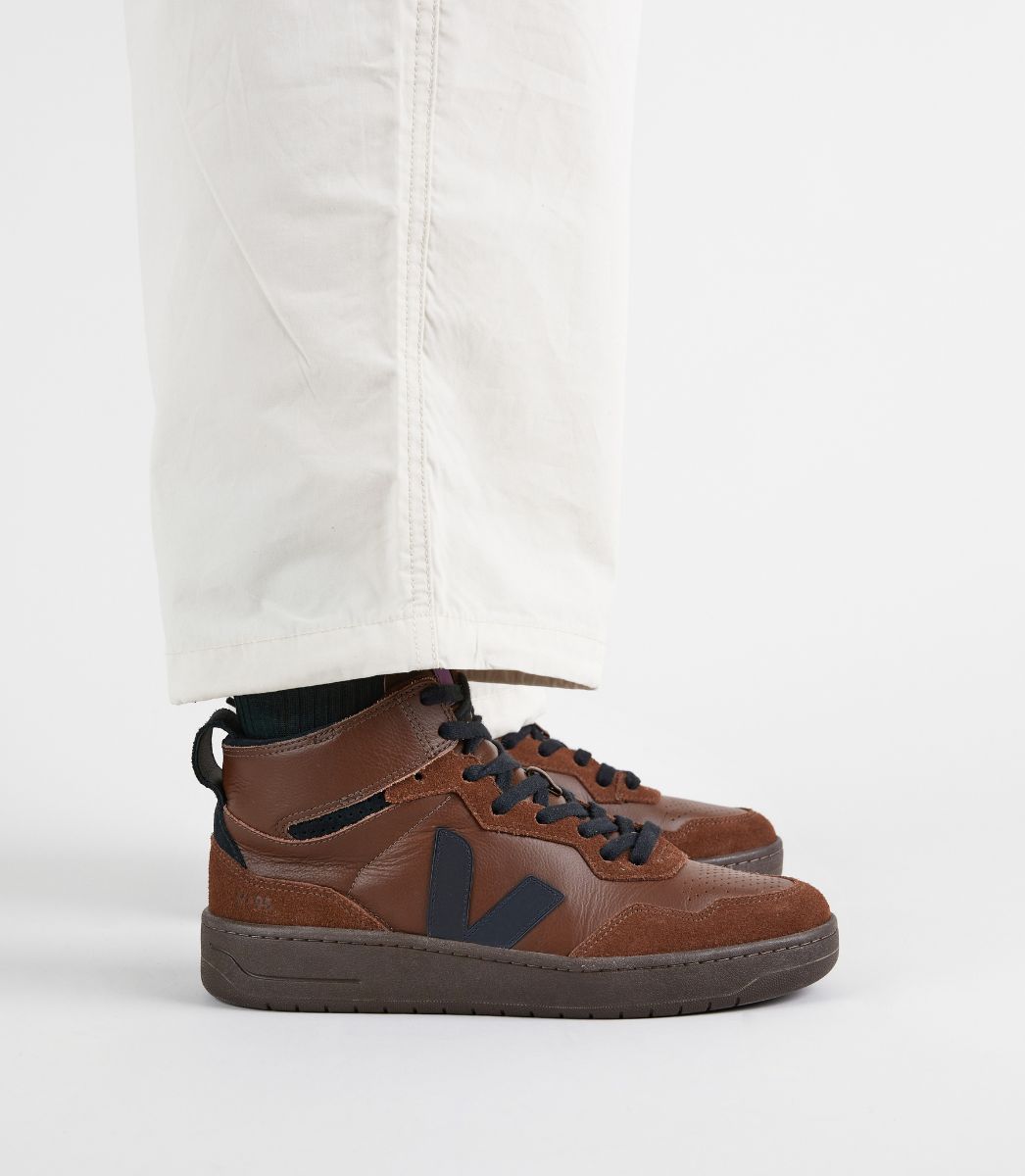 VEJA V-95 LEATHER WALNUT BLACK | VJ24321