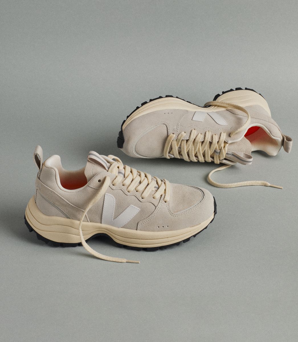 VEJA VENTURI SUEDE NATURAL WHITE | VJ24381