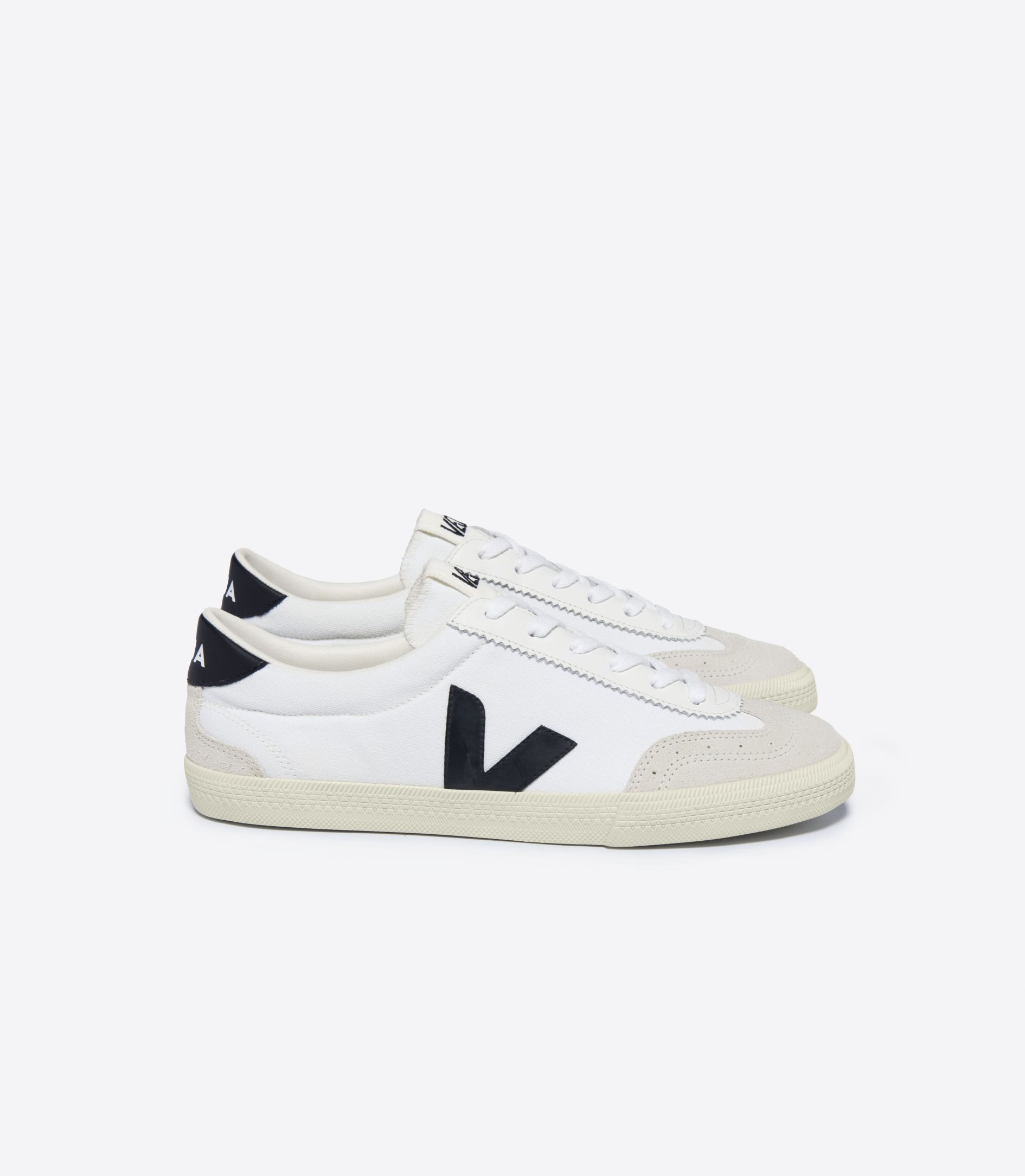 VEJA VOLLEY CANVAS WHITE BLACK | VJ24170