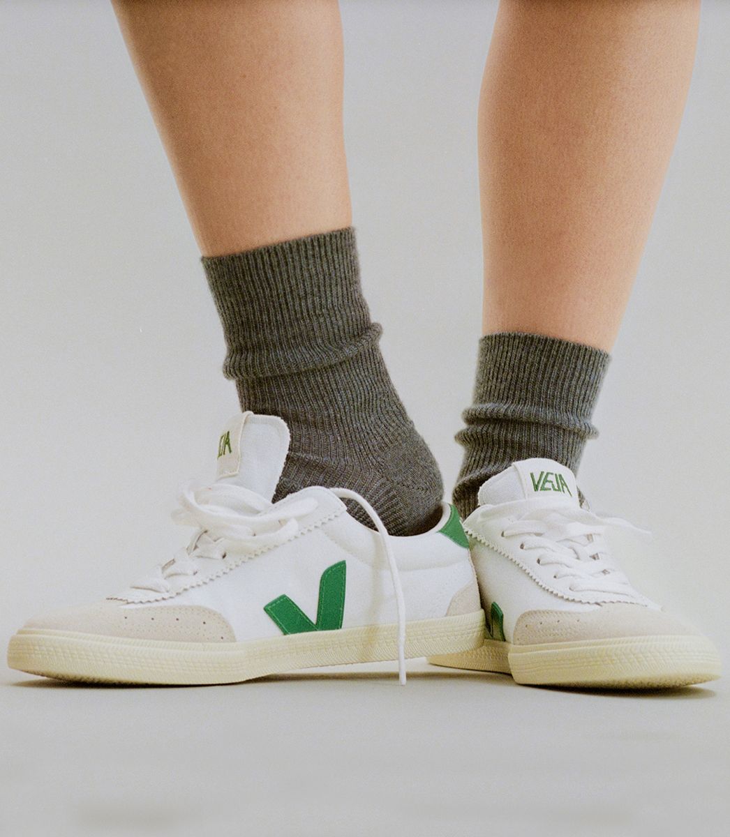 VEJA VOLLEY CANVAS WHITE EMERAUDE | VJ24171