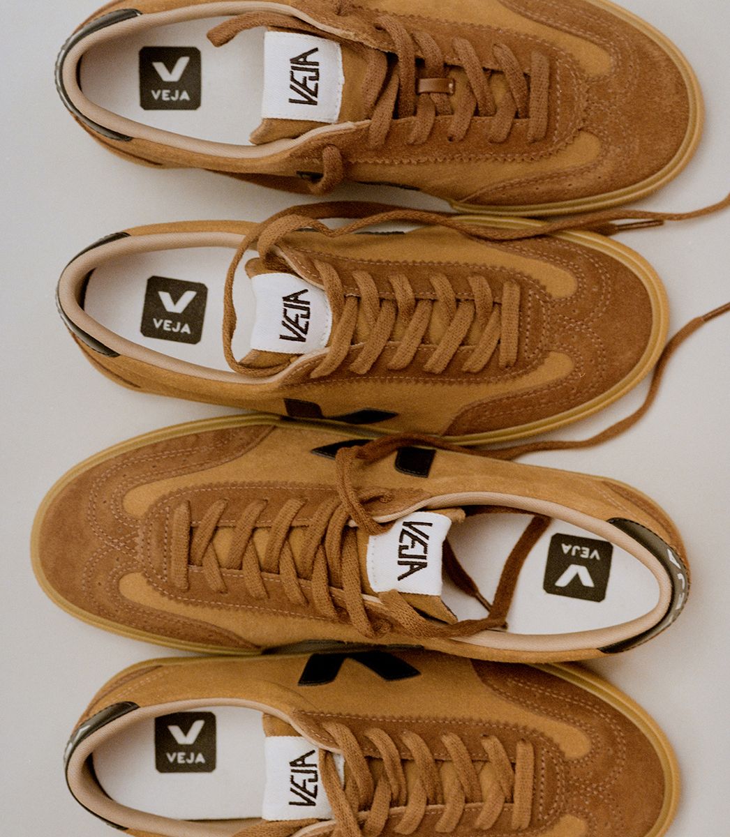 VEJA VOLLEY SUEDE CAMEL BLACK | VJ24174